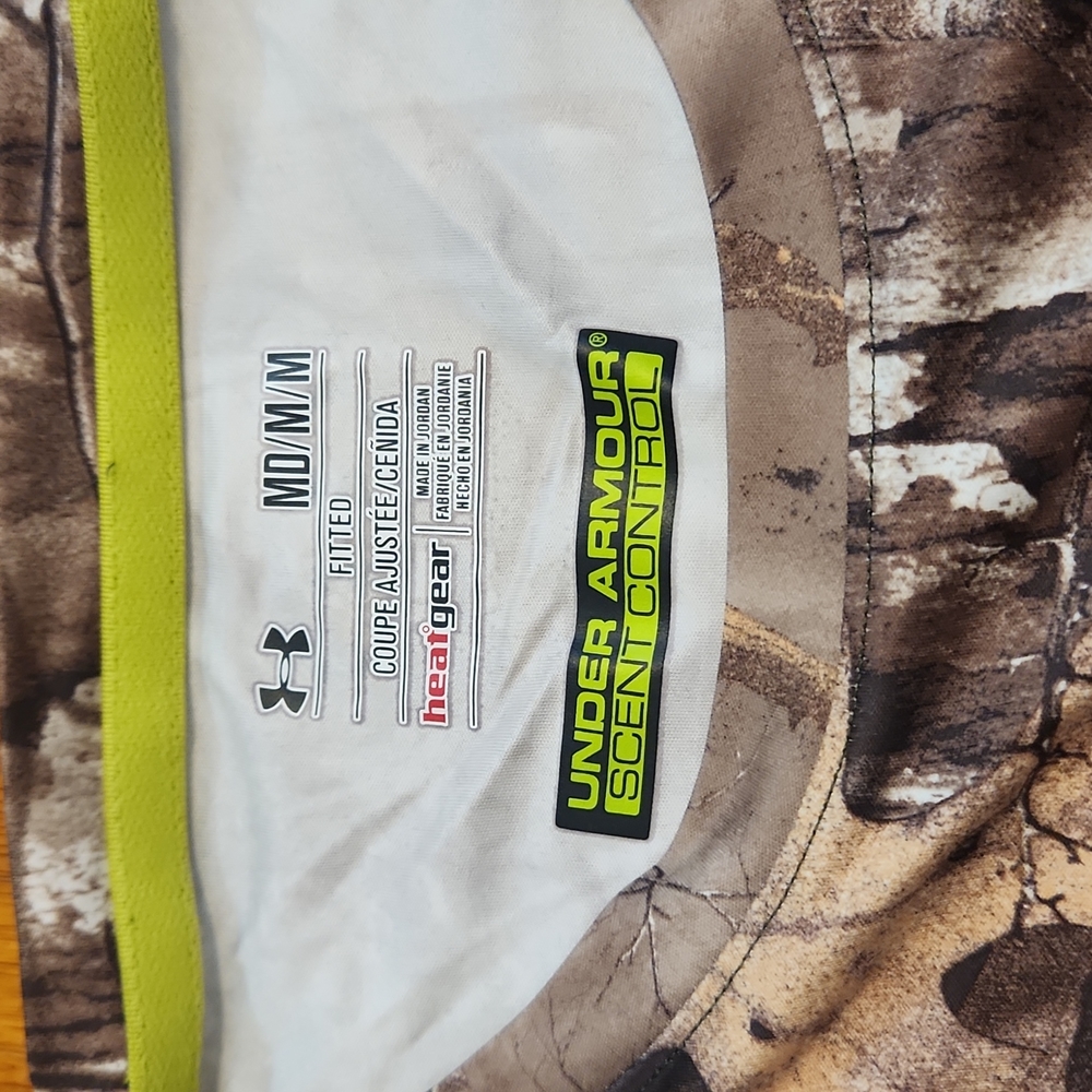 Women's Under Armour camo tee - Picture 2 of 4